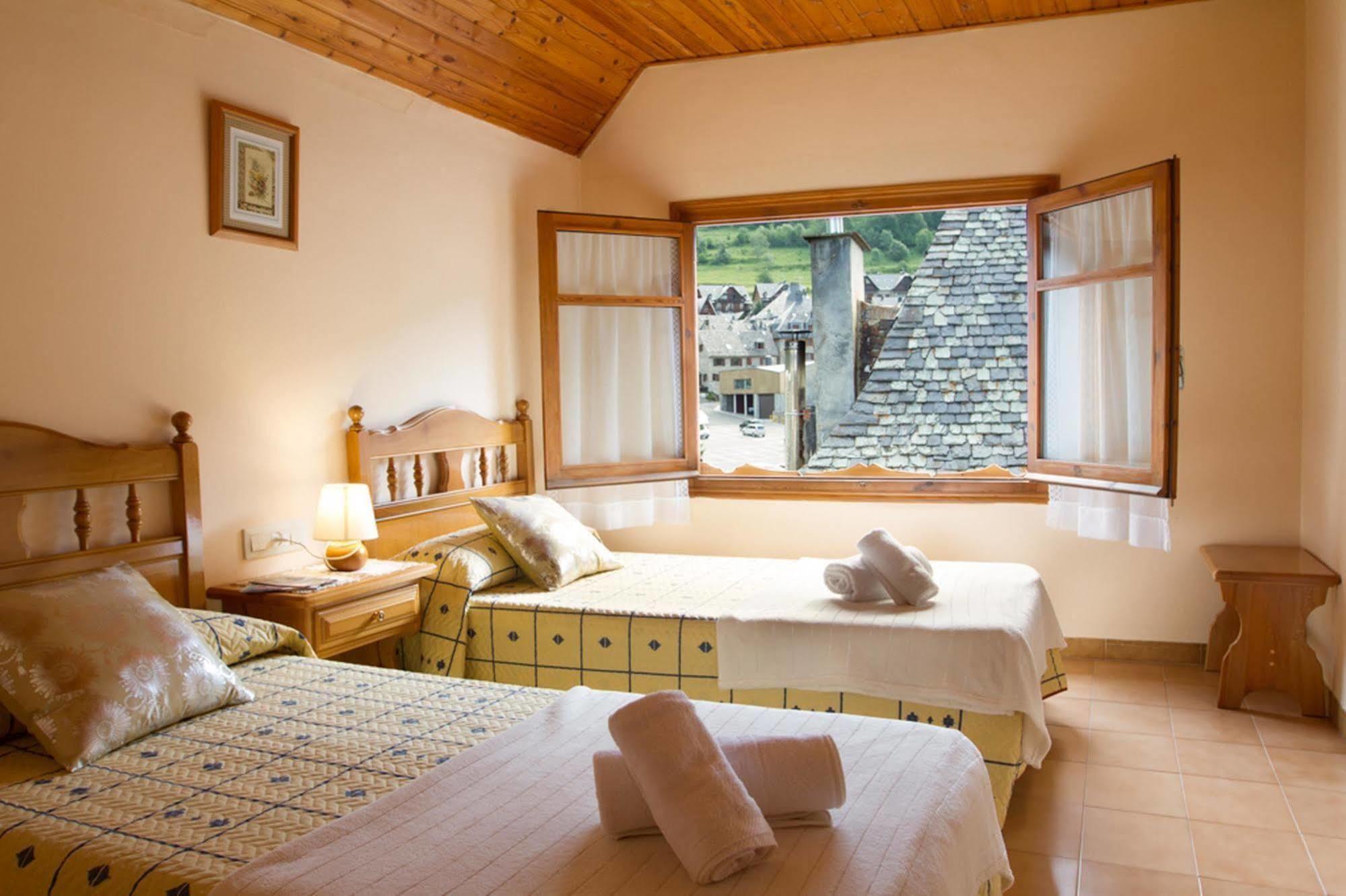 Hostal Aiguamog Salardú Zewnętrze zdjęcie